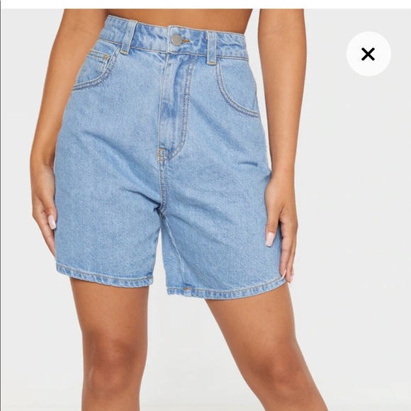 PrettyLittleThing Petite Mom Denim Shorts 0 - Picture 7 of 9